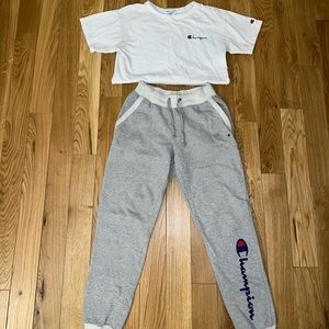 CHAMPION CROP TOP AND SWEATPANTS OUTFIT